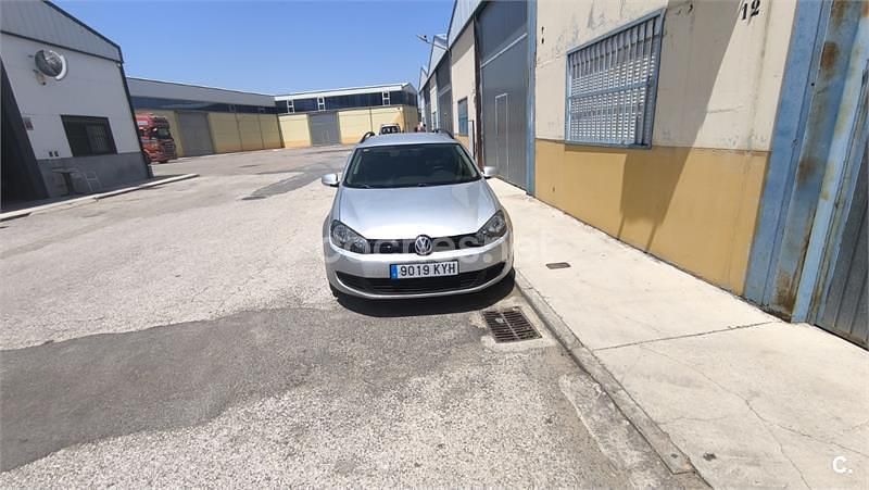 Usado VW Golf VII Sport 140 CV (102 kW) 2013 Gris / plata Familiar