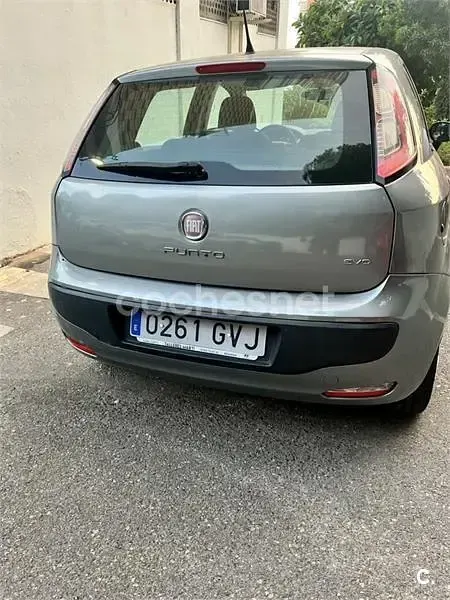 Usado Fiat Punto Evo Active 77 CV (56 kW) 2010 Gris / plata Utilitario