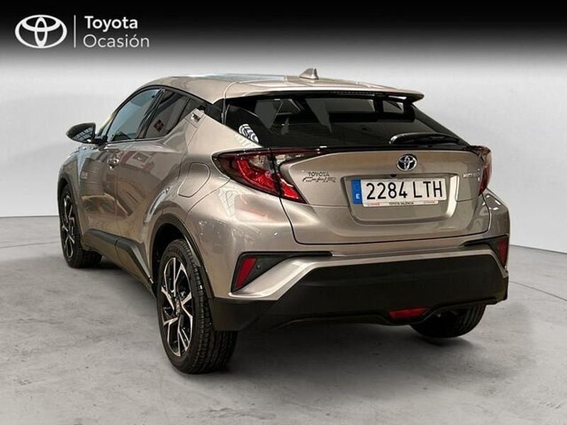 Usado Toyota C-HR Advance 122 CV (89 kW) 2021 Gris / plata SUV
