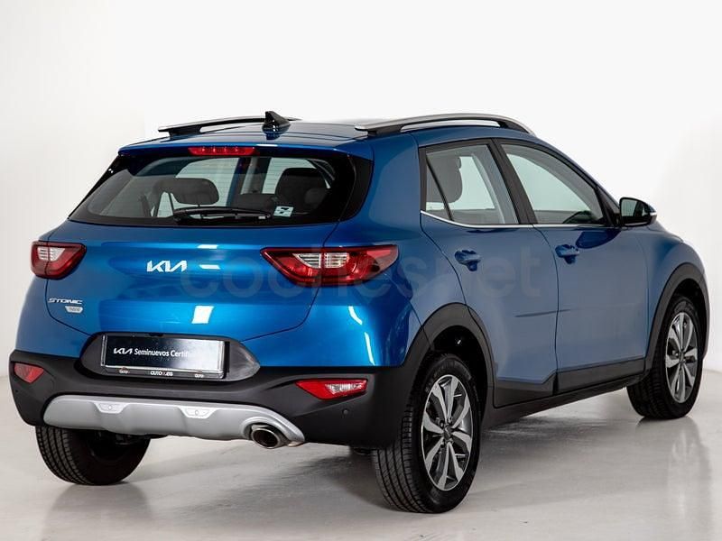 Usado Kia Stonic 100 CV (73 kW) 2024 Azul SUV