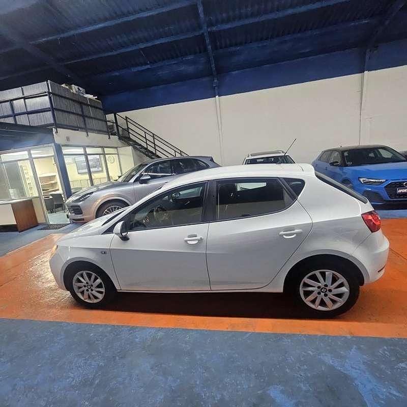 Usado Seat Ibiza Style 90 CV (66 kW) 2017 Blanco Utilitario