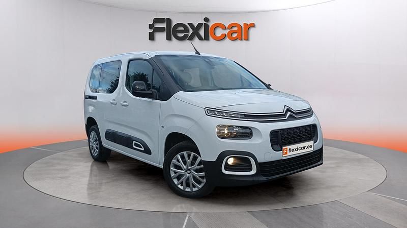 Usado Citroën Berlingo Feel 102 CV (75 kW) 2023 Blanco Monovolumen