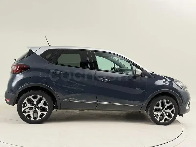 Usado Renault Captur Zen 90 CV (66 kW) 2018 Gris / plata SUV