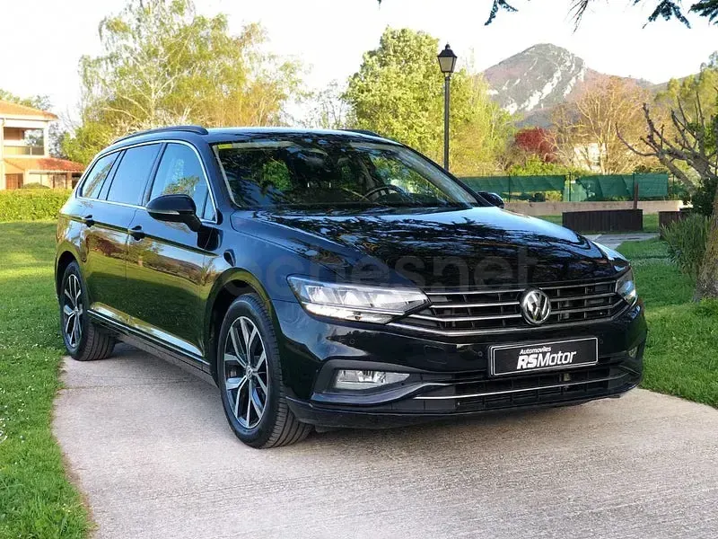 Usado VW Passat Executive 150 CV (110 kW) 2020 Negro Familiar