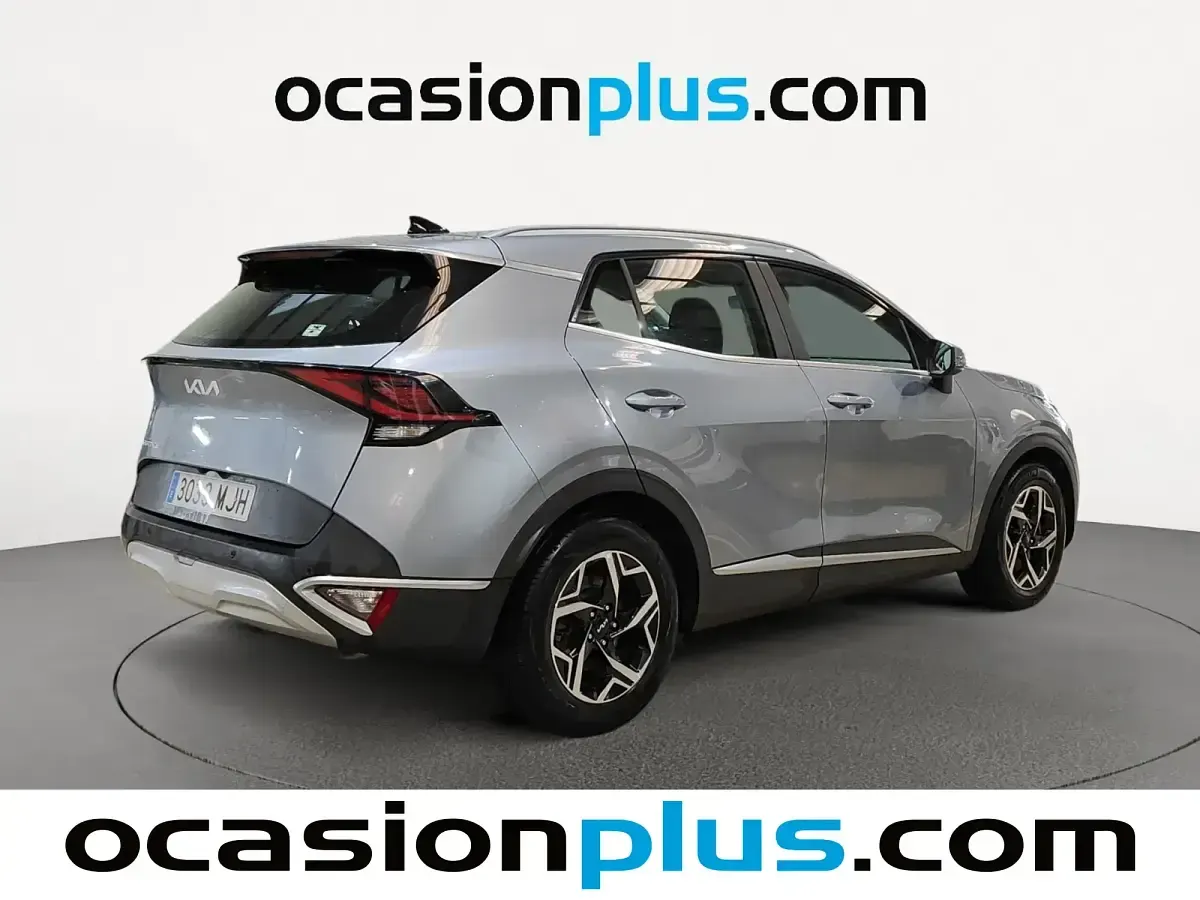 Usado Kia Sportage 136 CV (100 kW) 2023 Gris / plata SUV