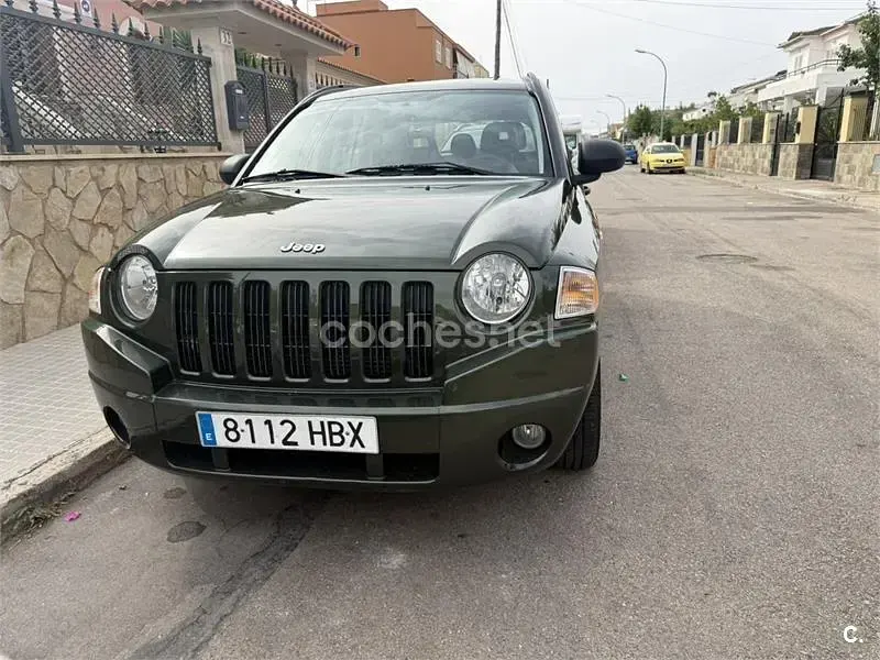 Usado Jeep Compass Sport 140 CV (102 kW) 2011 Marrón SUV