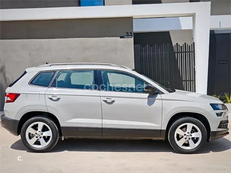 Usado Skoda Karoq 115 CV (84 kW) 2020 Beige SUV