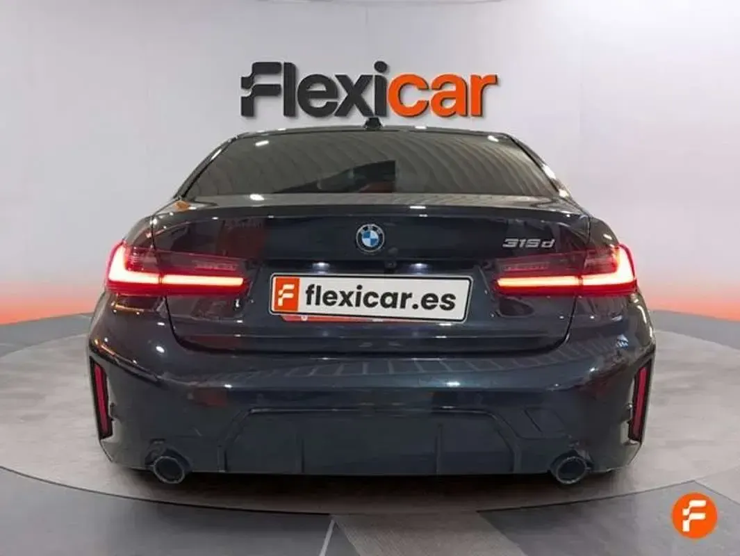 Usado BMW 318 150 CV (110 kW) 2024 Negro Familiar