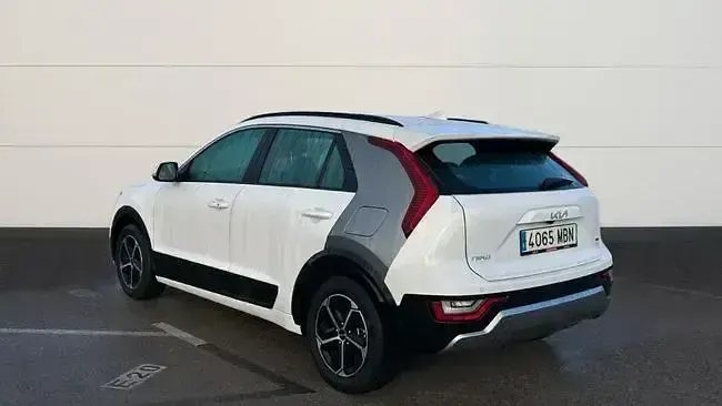 Usado Kia Niro 141 CV (103 kW) 2022 Blanco SUV