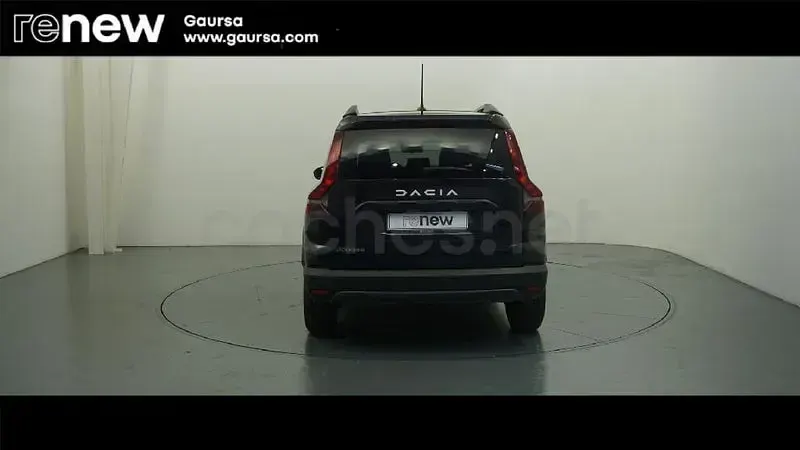 Usado Dacia Jogger Expression 100 CV (73 kW) 2025 Blanco Monovolumen