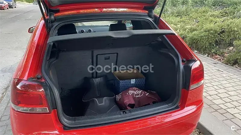 Usado Audi A3 Ambition 140 CV (102 kW) 2006 Rojo Utilitario