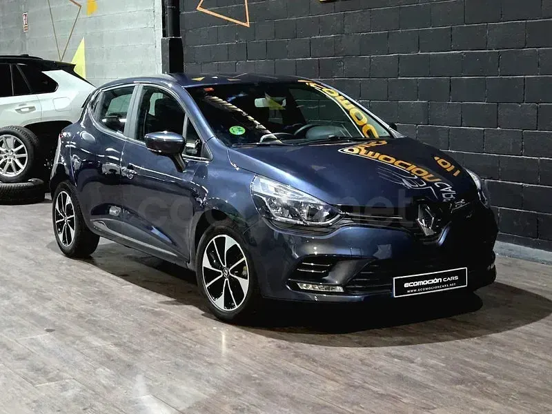 Usado Renault Clio IV Zen 90 CV (66 kW) 2019 Gris / plata Berlina