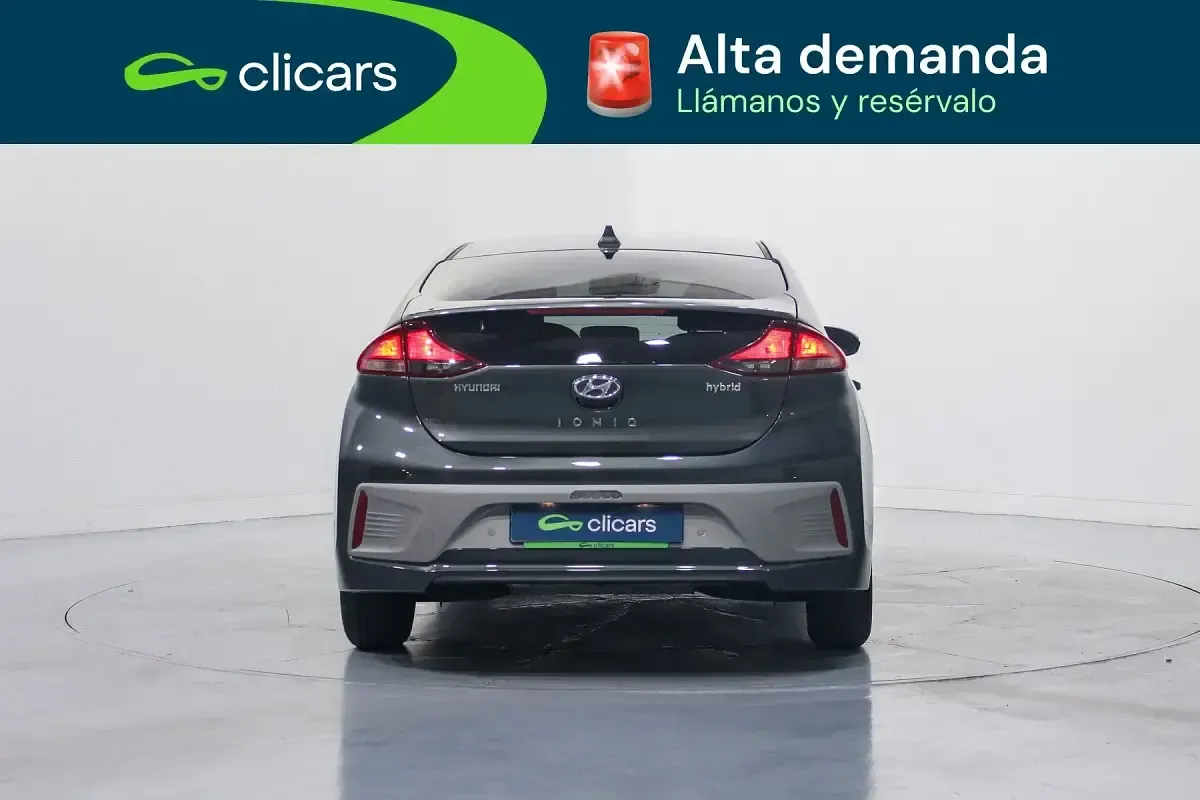 Usado Hyundai Ioniq 141 CV (103 kW) 2021 Gris / plata Utilitario