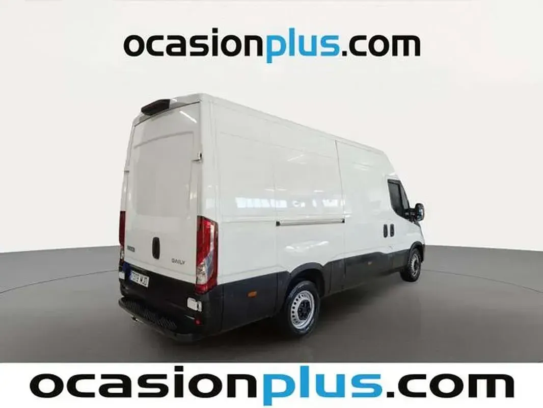 Usado Iveco Daily 156 CV (114 kW) 2023 Blanco Van