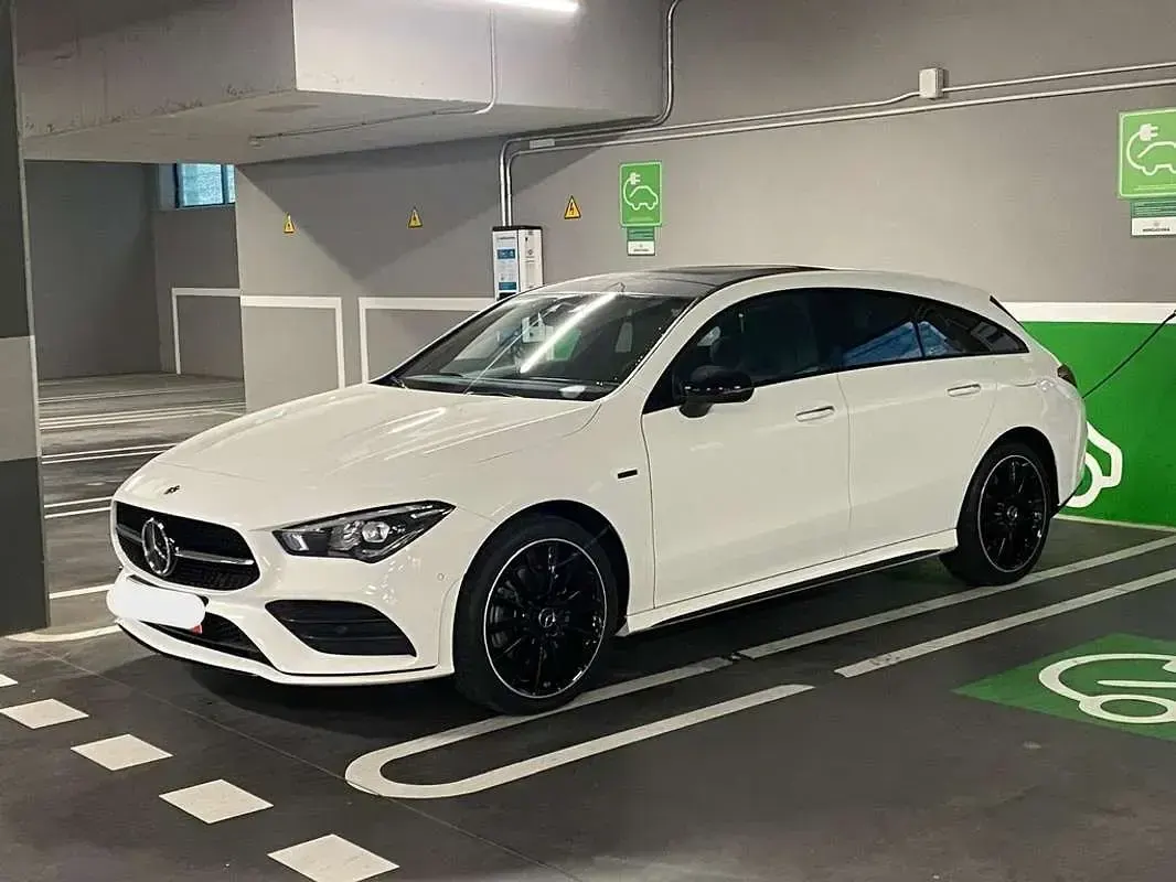 Usado Mercedes CLA250e Shooting Brake 218 CV (160 kW) 2020 Blanco Familiar
