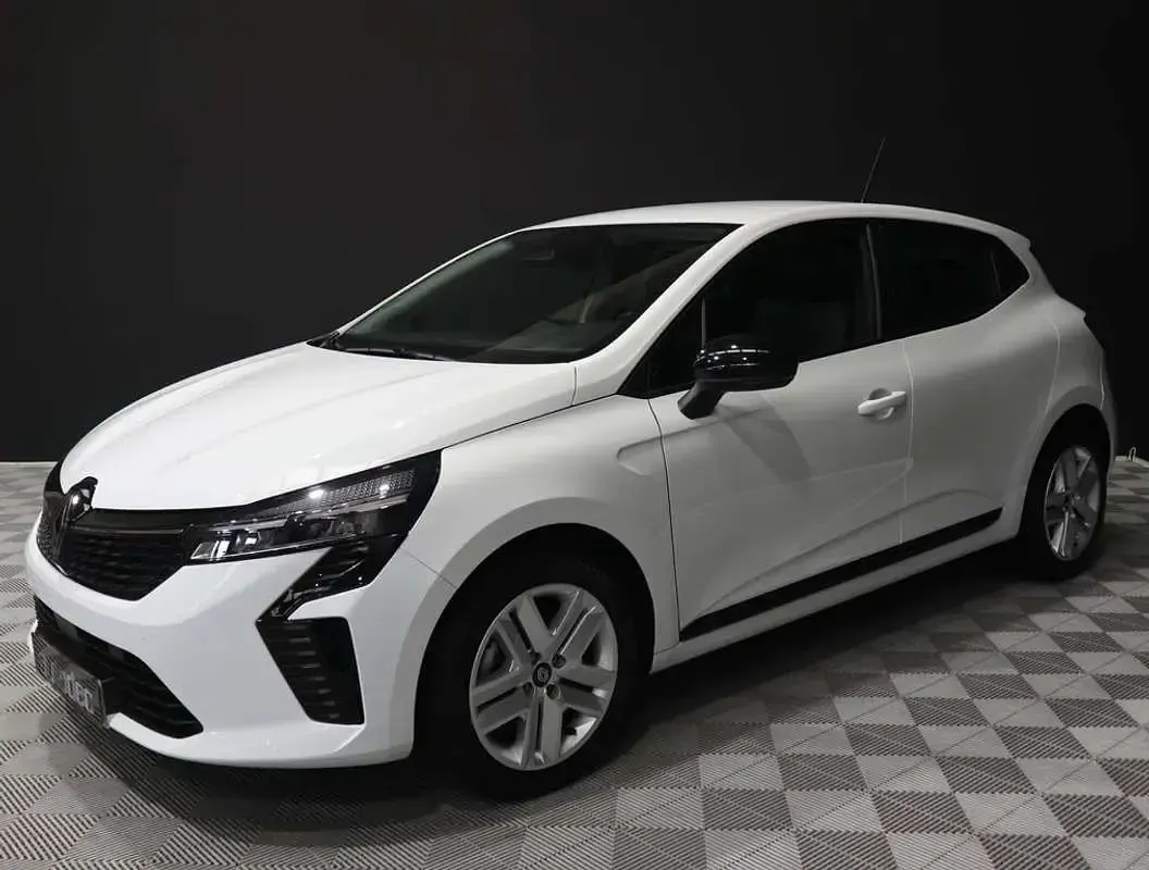 Usado Renault Clio Evolution 101 CV (74 kW) 2025 Blanco Utilitario