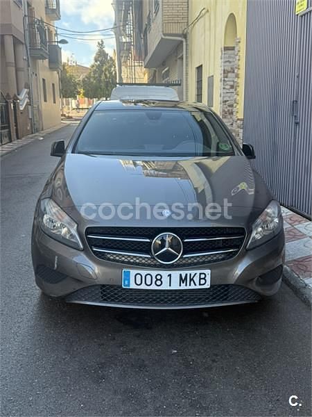 Usado Mercedes A200 Urban 156 CV (114 kW) 2013 Beige Berlina