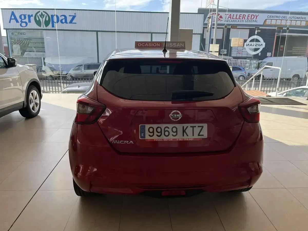 Usado Nissan Micra Acenta 100 CV (73 kW) 2019 Rojo Utilitario