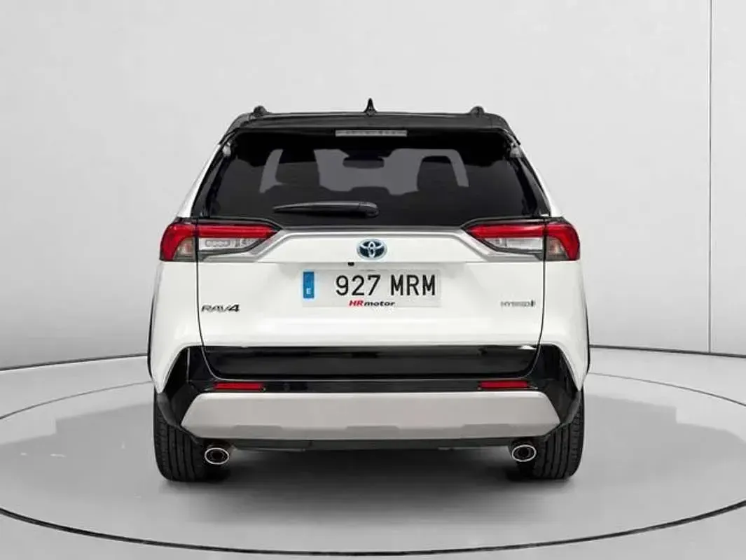 Usado Toyota RAV4 Hybrid Style 218 CV (160 kW) 2024 Blanco SUV