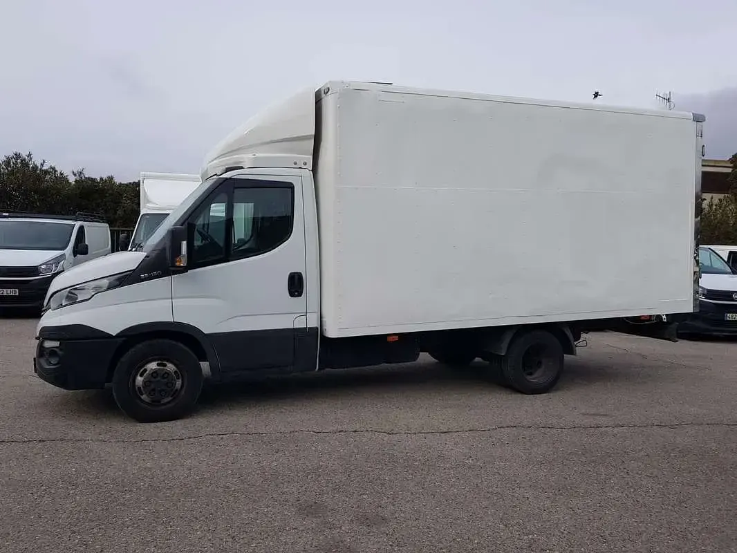 Usado Iveco Daily 136 CV (100 kW) 2018 Van