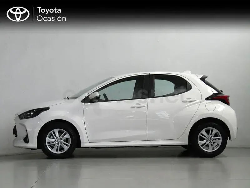 Usado Toyota Yaris 125 CV (91 kW) 2023 Blanco Utilitario