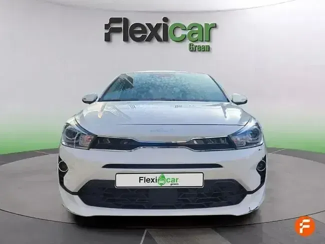 Usado Kia Rio 100 CV (73 kW) 2023 Blanco