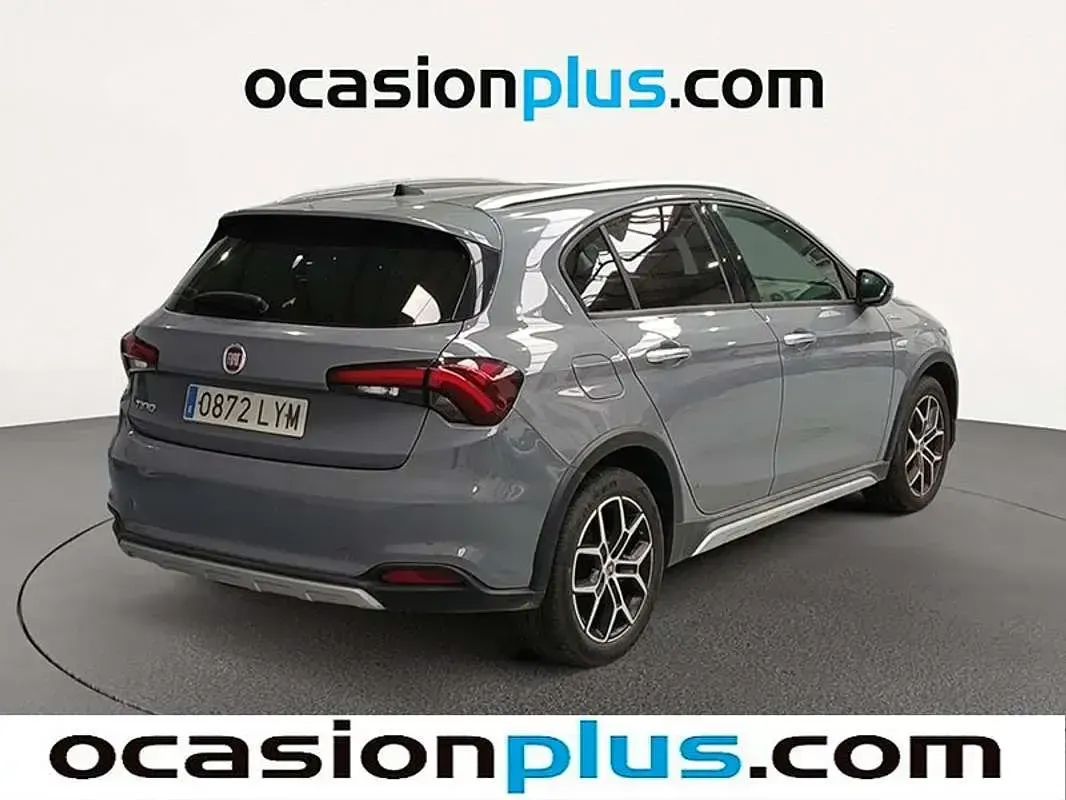 Usado Fiat Tipo Cross 99 CV (72 kW) 2022 Gris Utilitario