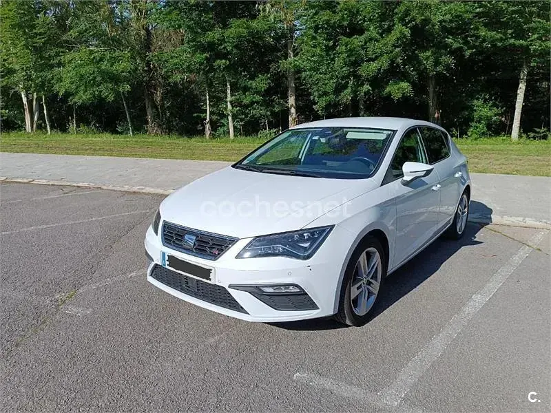 Usado Seat Leon FR 125 CV (91 kW) 2018 Blanco Berlina