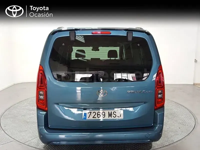 Usado Toyota Proace Verso Active 131 CV (96 kW) 2024 Verde Familiar