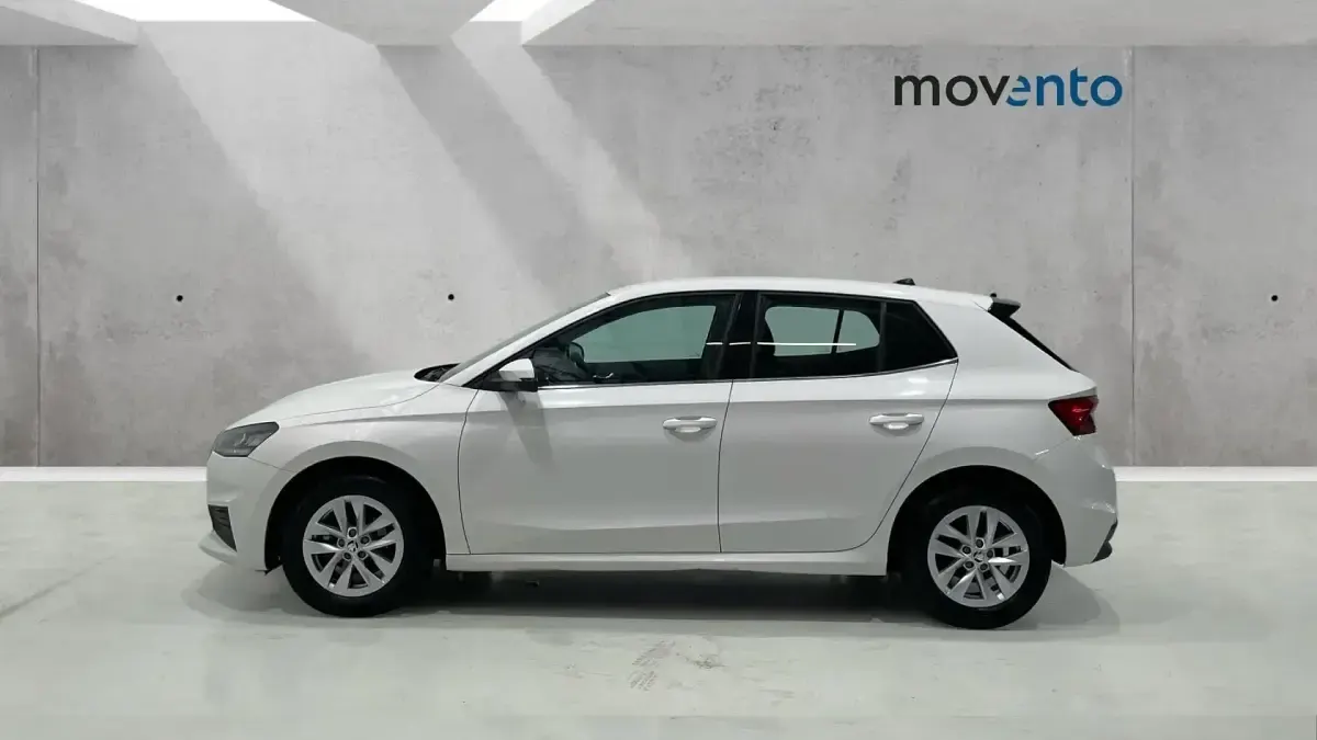Usado Skoda Fabia Ambition 80 CV (58 kW) 2022 Blanco Utilitario