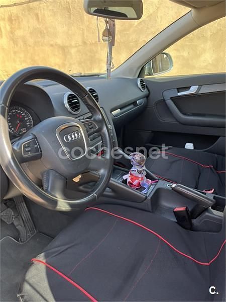 Gris / plata Usado 2010 Audi A3 Sportback Ambiente Berlina | 9000 € (Precio justo) - Imagen 1/4