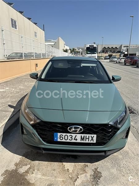 Verde Usado 2023 Hyundai i20 Berlina | 14.990 € (Buen precio) - Imagen 1/2