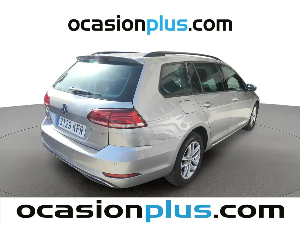 Usado VW Golf Sportsvan Advance 115 CV (84 kW) 2017 Gris plata Monovolumen