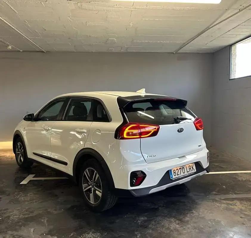 Usado Kia Niro 141 CV (103 kW) 2021 Blanco SUV