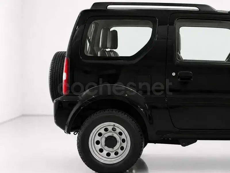 Usado Suzuki Jimny 85 CV (62 kW) 2010 Negro SUV