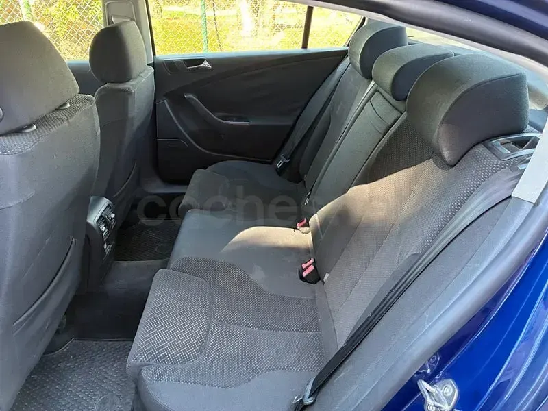 Usado VW Passat Advance 140 CV (102 kW) 2006 Azul Berlina