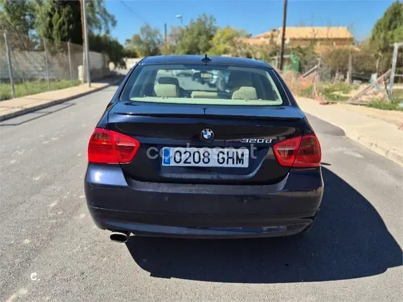 Usado BMW 320 177 CV (130 kW) 2009 Azul Berlina