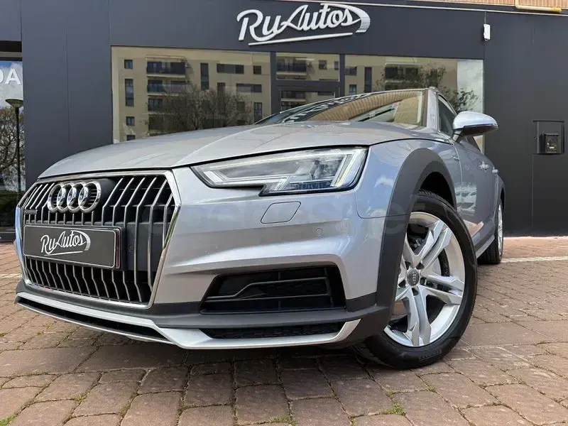 Usado Audi A4 Allroad 190 CV (139 kW) 2017 Gris / plata Familiar