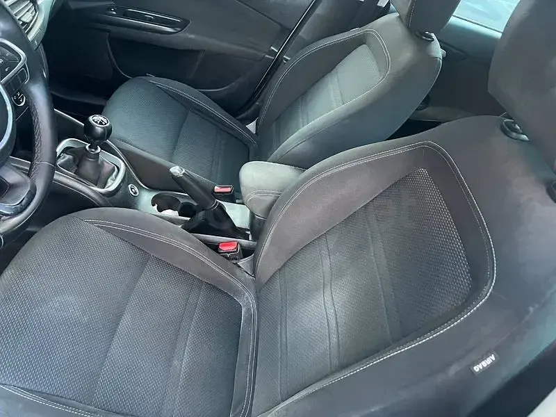 Usado Fiat Tipo Easy 120 CV (88 kW) 2018 Blanco Familiar