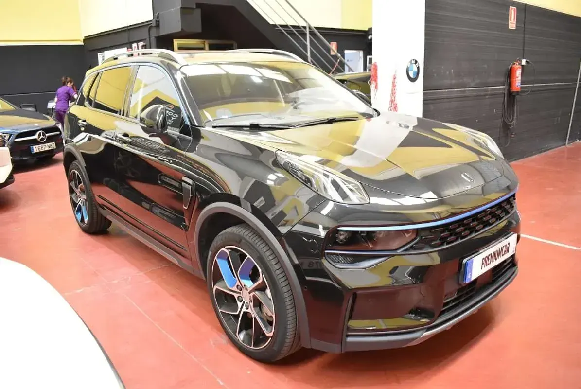 Usado Lynk & Co 01 261 CV (191 kW) 2023 Negro SUV