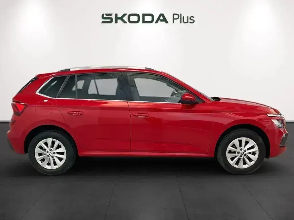 Usado Skoda Kamiq Selection 115 CV (84 kW) 2025 Rojo SUV