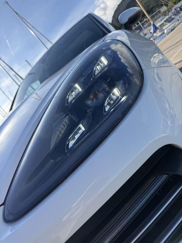 Käytetty Porsche Cayenne 462 HP (339 kW) 2019 Valkoinen Katumaasturi