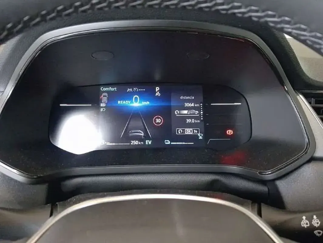 Usado Renault Captur Techno 145 CV (106 kW) 2025 Rojo SUV