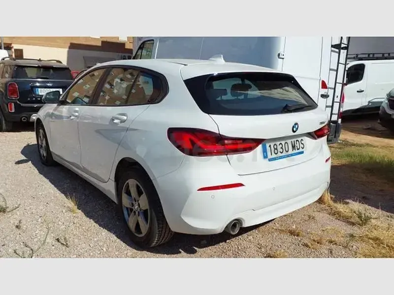 Usado BMW 116 116 CV (85 kW) 2023 Blanco Utilitario
