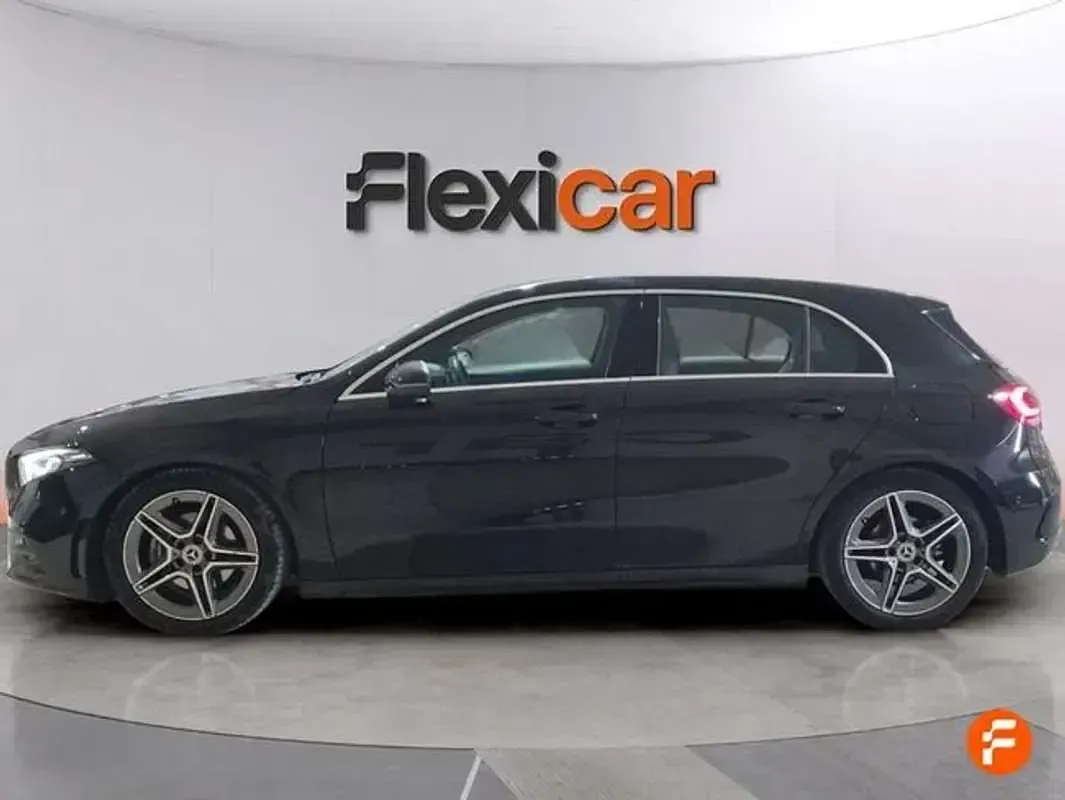 Usado Mercedes A180 109 CV (80 kW) 2021 Negro Utilitario