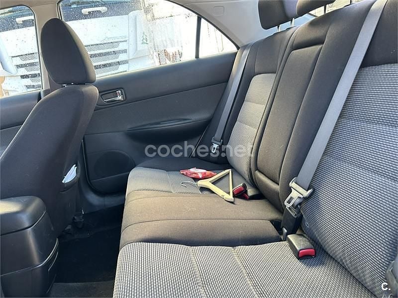 Usado Mazda 6 Active 120 CV (88 kW) 2005 Gris / plata Berlina