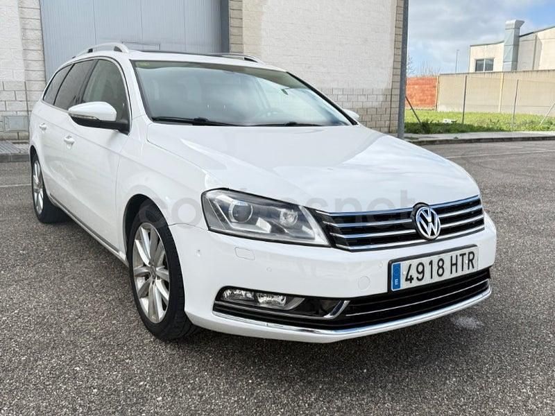 Usado VW Passat Highline 140 CV (102 kW) 2013 Blanco Familiar
