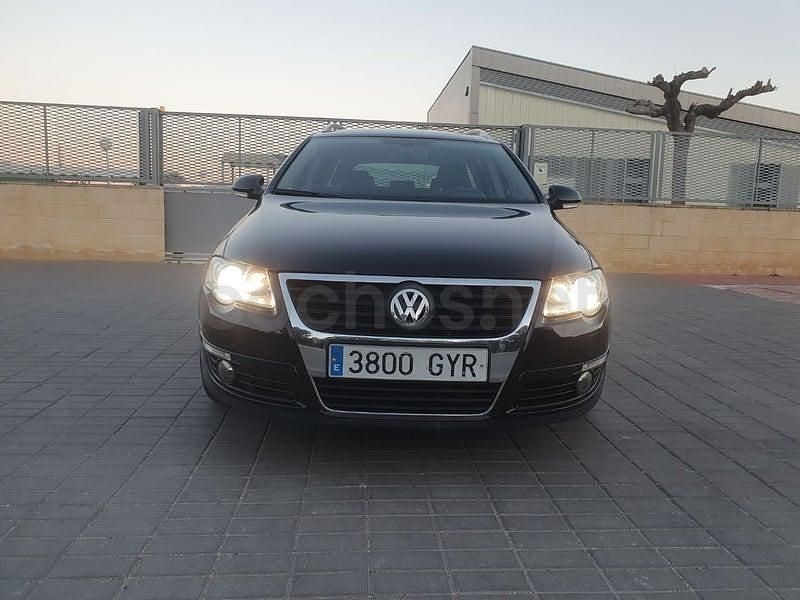 Usado VW Passat Advance 110 CV (80 kW) 2010 Negro Familiar