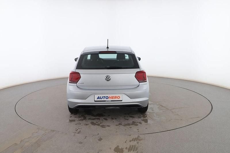 Usado VW Polo Edition 75 CV (55 kW) 2018 Gris Utilitario