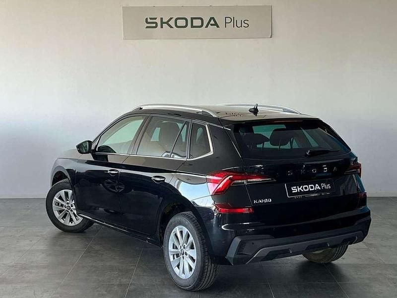 Usado Skoda Kamiq Selection 116 CV (85 kW) 2025 Negro SUV